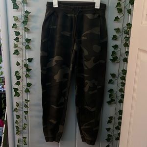 Camouflage CSG sweatpants.